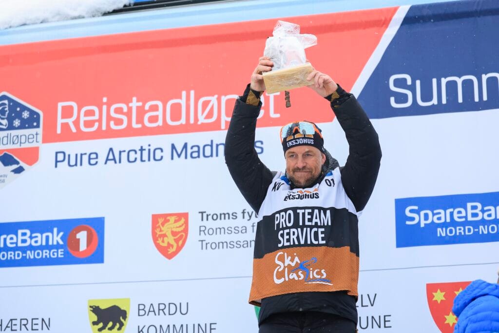 Espen Träldal, drivkraften bakom Team Eksjöhus, har tilldelats titeln Bästa Pro Team Director för säsong XVI och invalts i den prestigefyllda Ski Classics Hall of Fame.