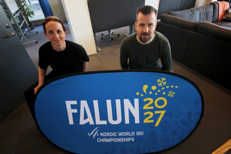 Jonas och Sara ska fixa VM-festen