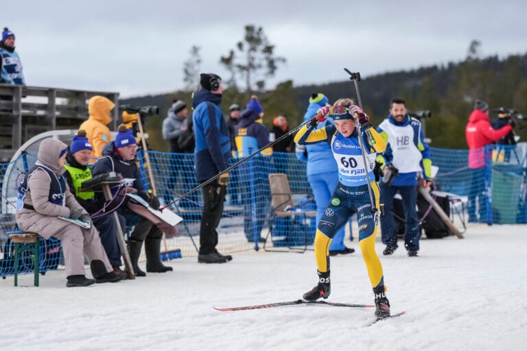 Efter dubbla guld i junior-SM – nu utmanar hon senioreliten